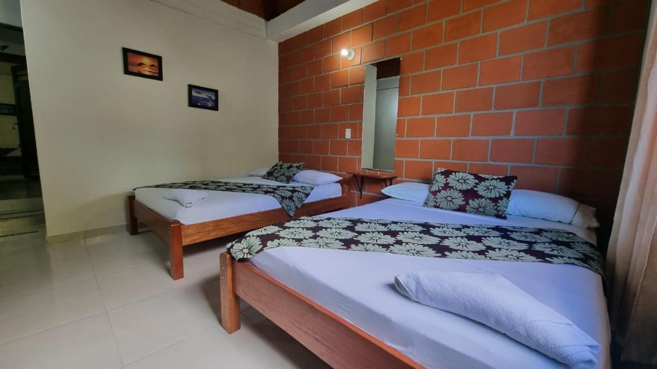 Hotel Bahia Yubarta 巴亚索拉诺 外观 照片