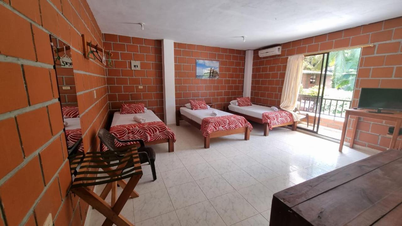 Hotel Bahia Yubarta 巴亚索拉诺 外观 照片
