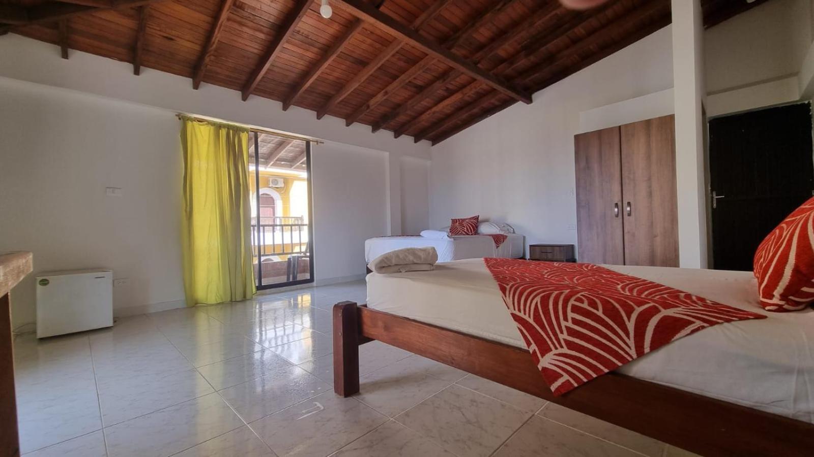 Hotel Bahia Yubarta 巴亚索拉诺 外观 照片